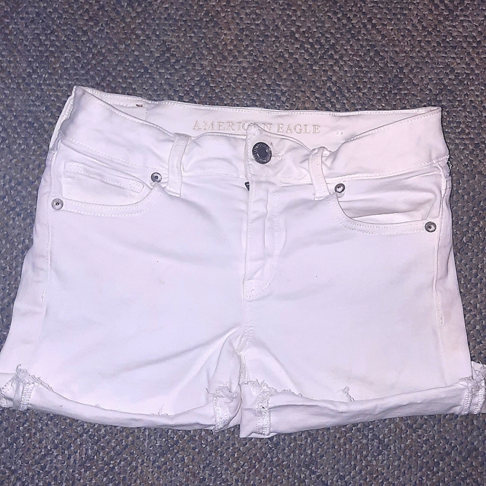 White American Eagle size 4 shorts